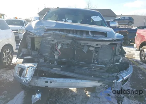 2014 Toyota Tundra Limited 5.7L V8 z USA, uszkodzony, nr VIN 5TFHW5F10EX401819